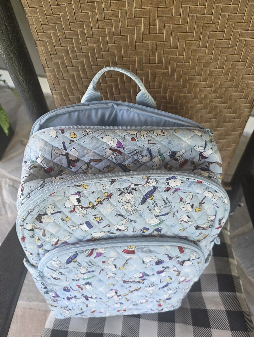 Vera Bradley Essential Large Quilted Winter Snoopy Backpack-NWT - Picture 4 of 13